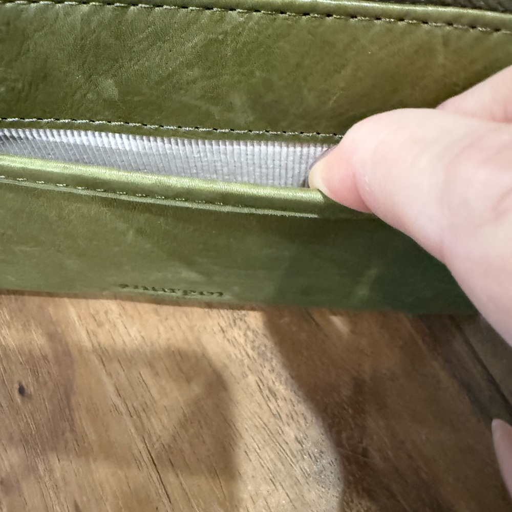 NWT Margot New York Olive Green Leather Wallet - Picture 4 of 9